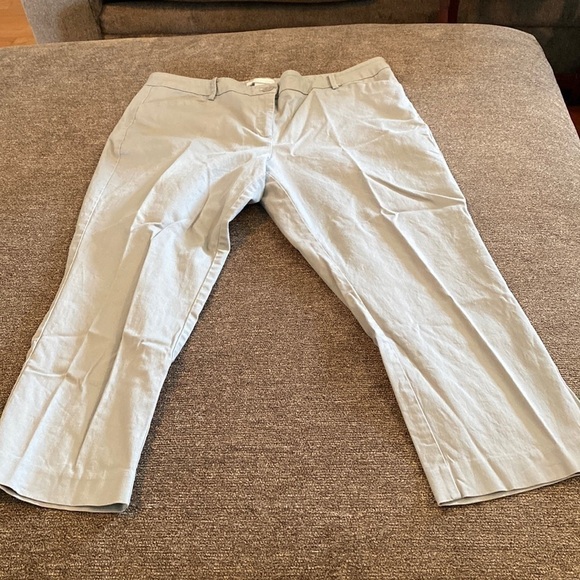 New York & Company Pants - New York & Company capris; size 14